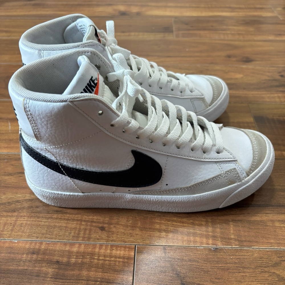 Nike White High-Top Sneakers with Black Swoosh and Beige Accents - Picture 3 of 7
